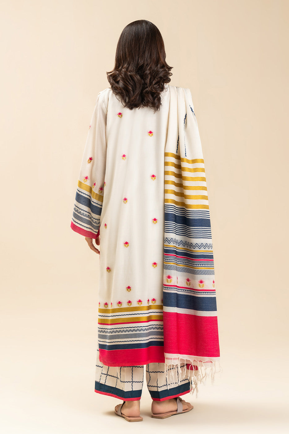 3 PIECE EMBROIDERED JACQUARD SUIT (PRET)