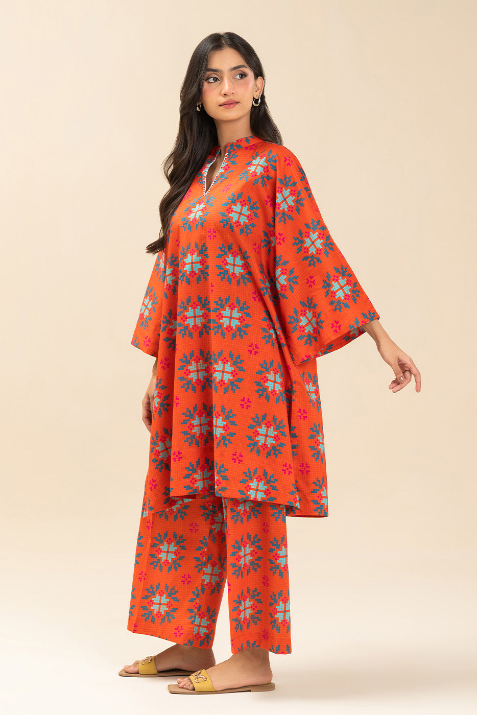 2 PIECE PRINTED LAWN SUIT (PRET)