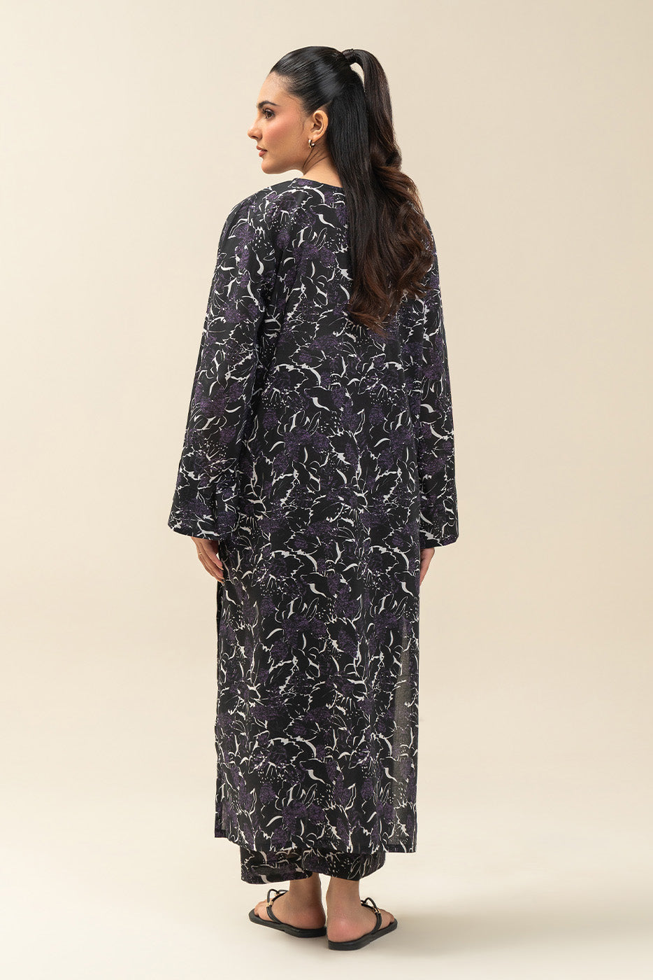 2 PIECE EMBROIDERED LAWN SUIT (PRET)