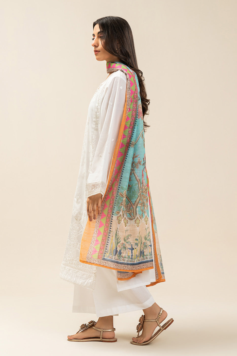 3 PIECE EMBROIDERED LAWN SUIT (HIGH CASUAL)