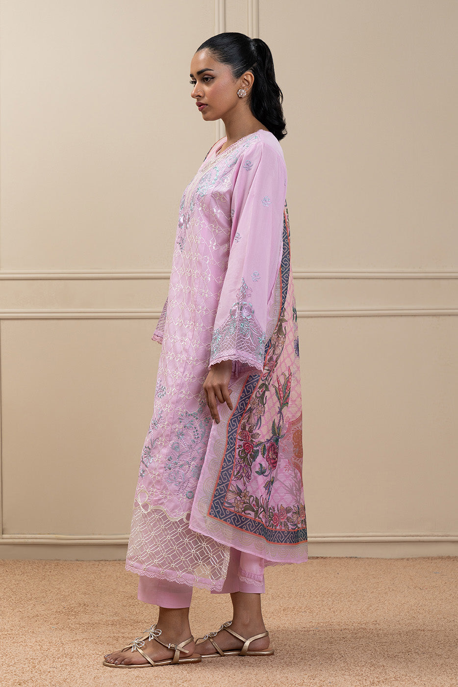 3 PIECE EMBROIDERED LAWN SUIT (HIGH CASUAL)