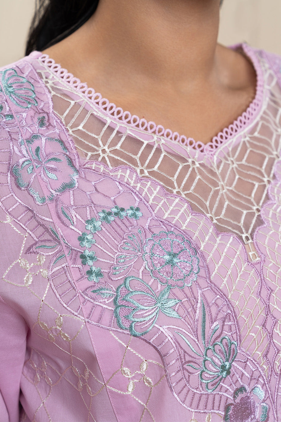 3 PIECE EMBROIDERED LAWN SUIT (HIGH CASUAL)