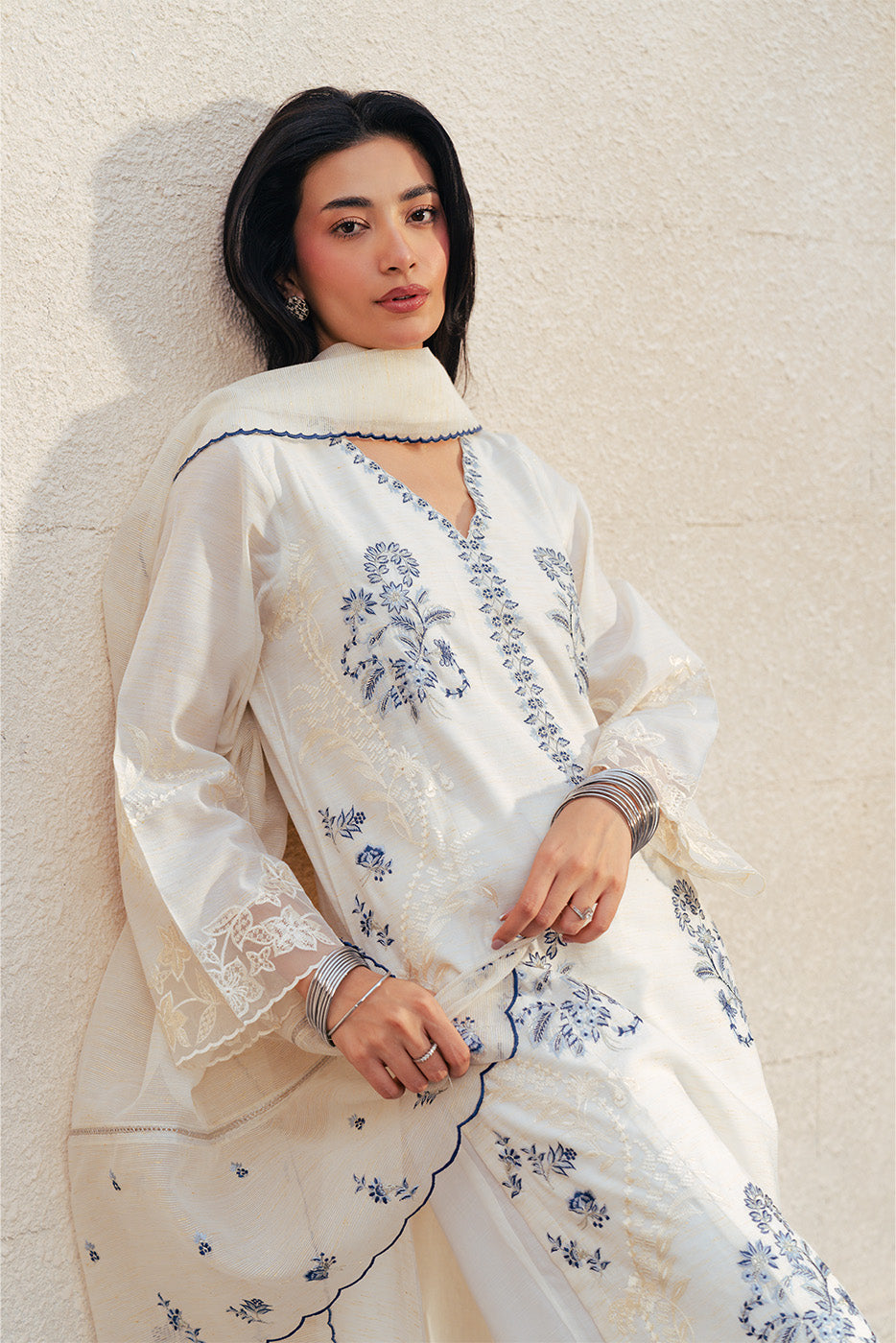 3 PIECE EMBROIDERED GOLD ZARI SUIT (HIGH PRET)