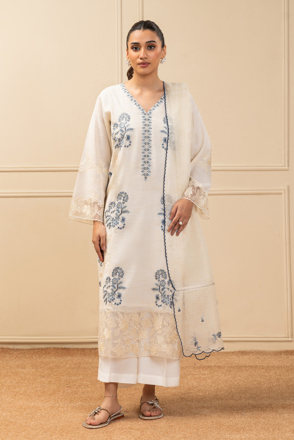 3 PIECE EMBROIDERED GOLD ZARI SUIT (HIGH PRET)