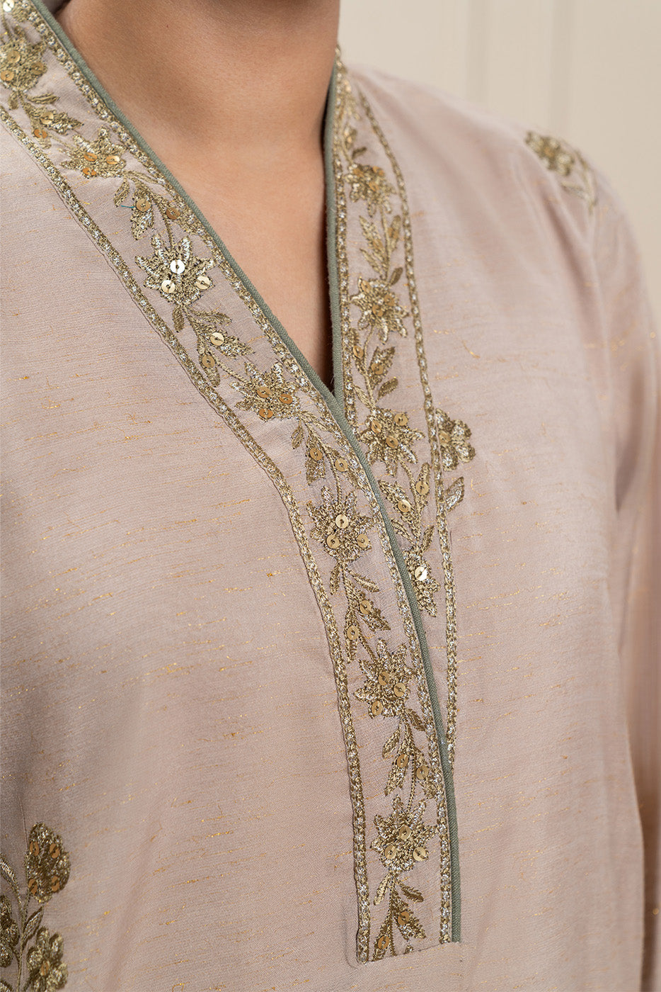 3 PIECE EMBROIDERED GOLD ZARI SUIT (HIGH CASUAL)