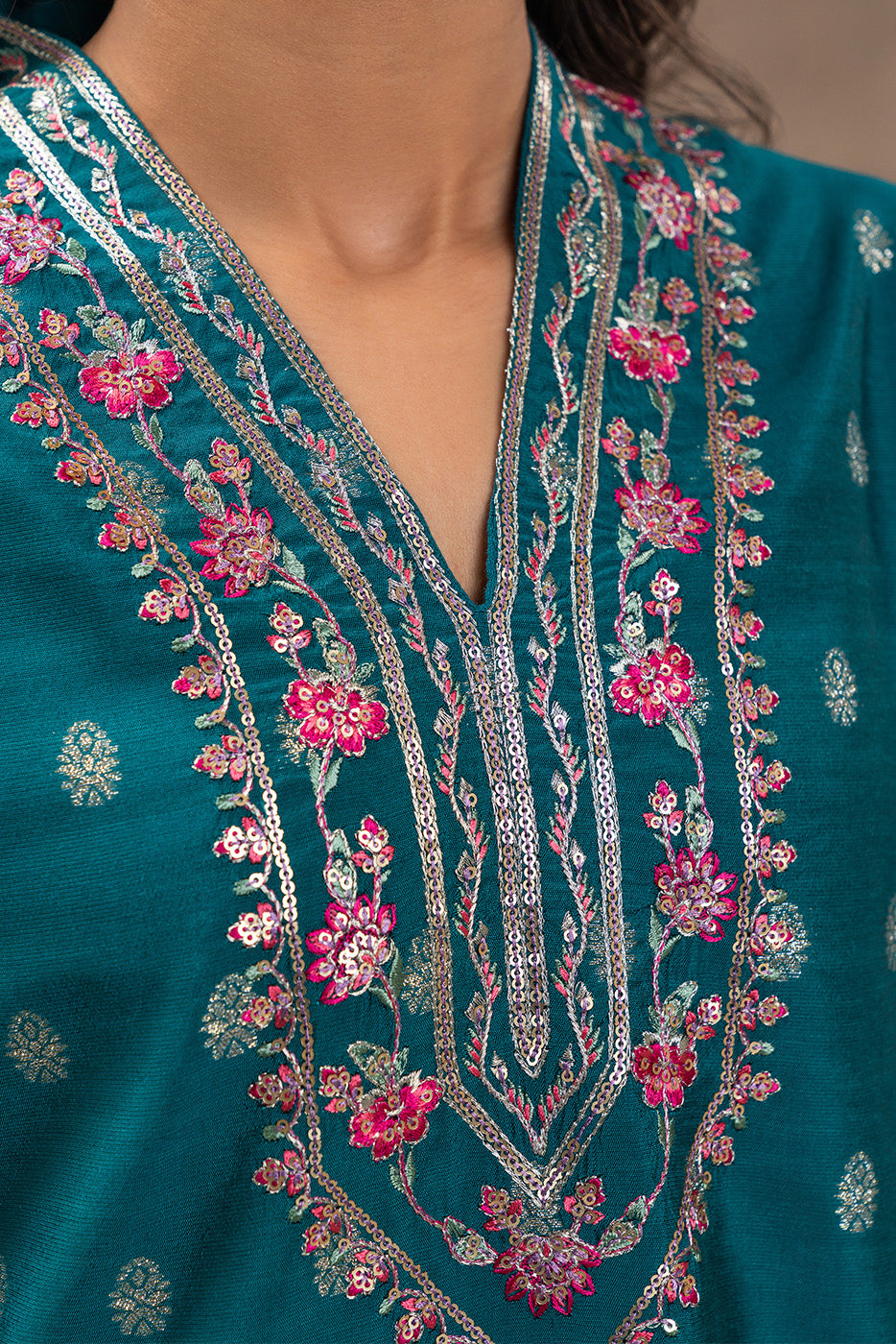 2 PIECE EMBROIDERED ZARI JACQUARD SUIT (LUXURY PRET)