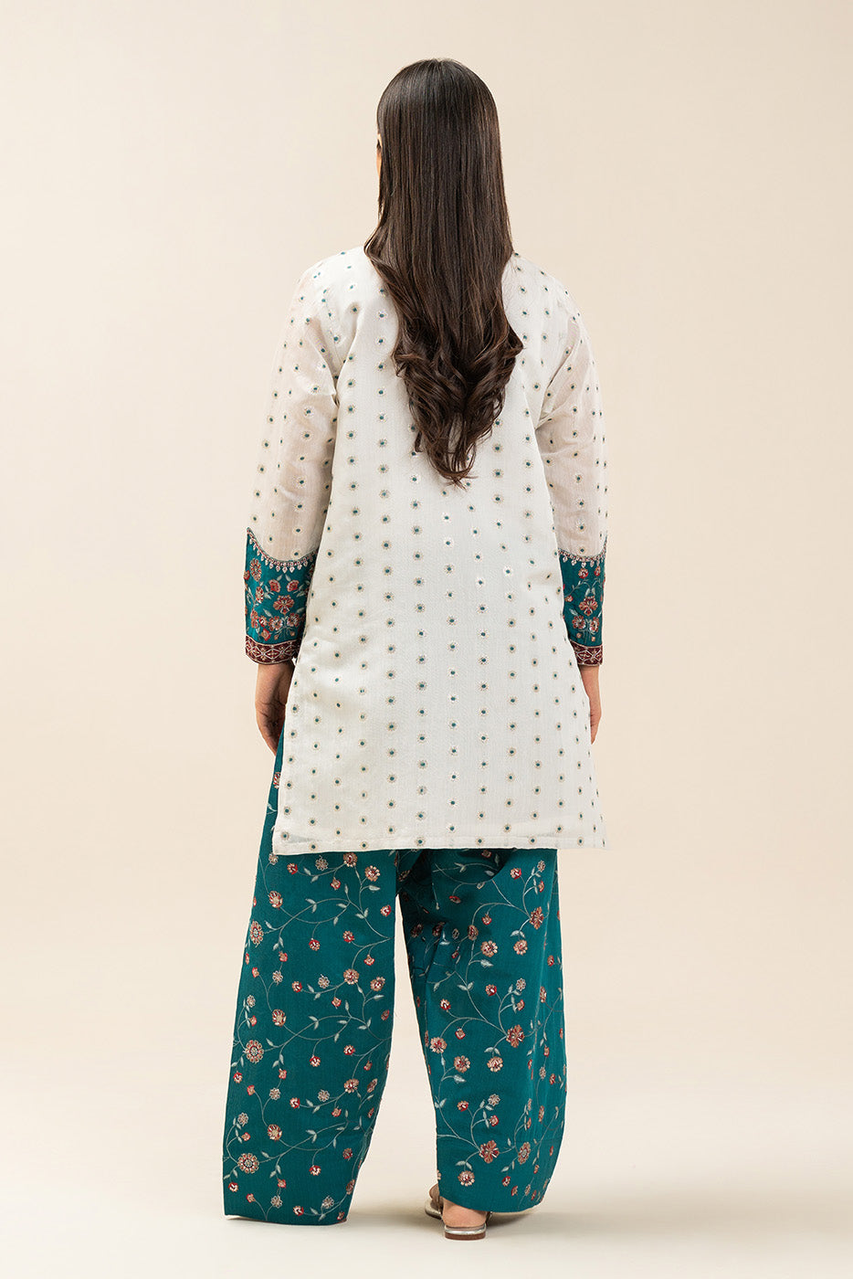 2 PIECE EMBROIDERED DANIER ZARI GOLD SUIT (LUXURY-PRET)