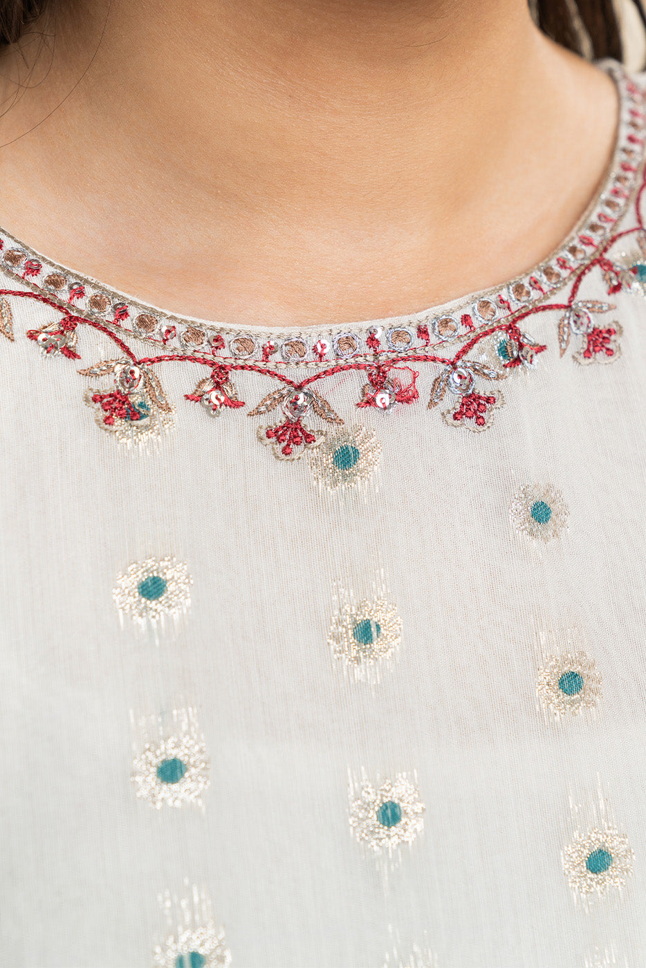 2 PIECE EMBROIDERED DANIER ZARI GOLD SUIT (LUXURY-PRET)