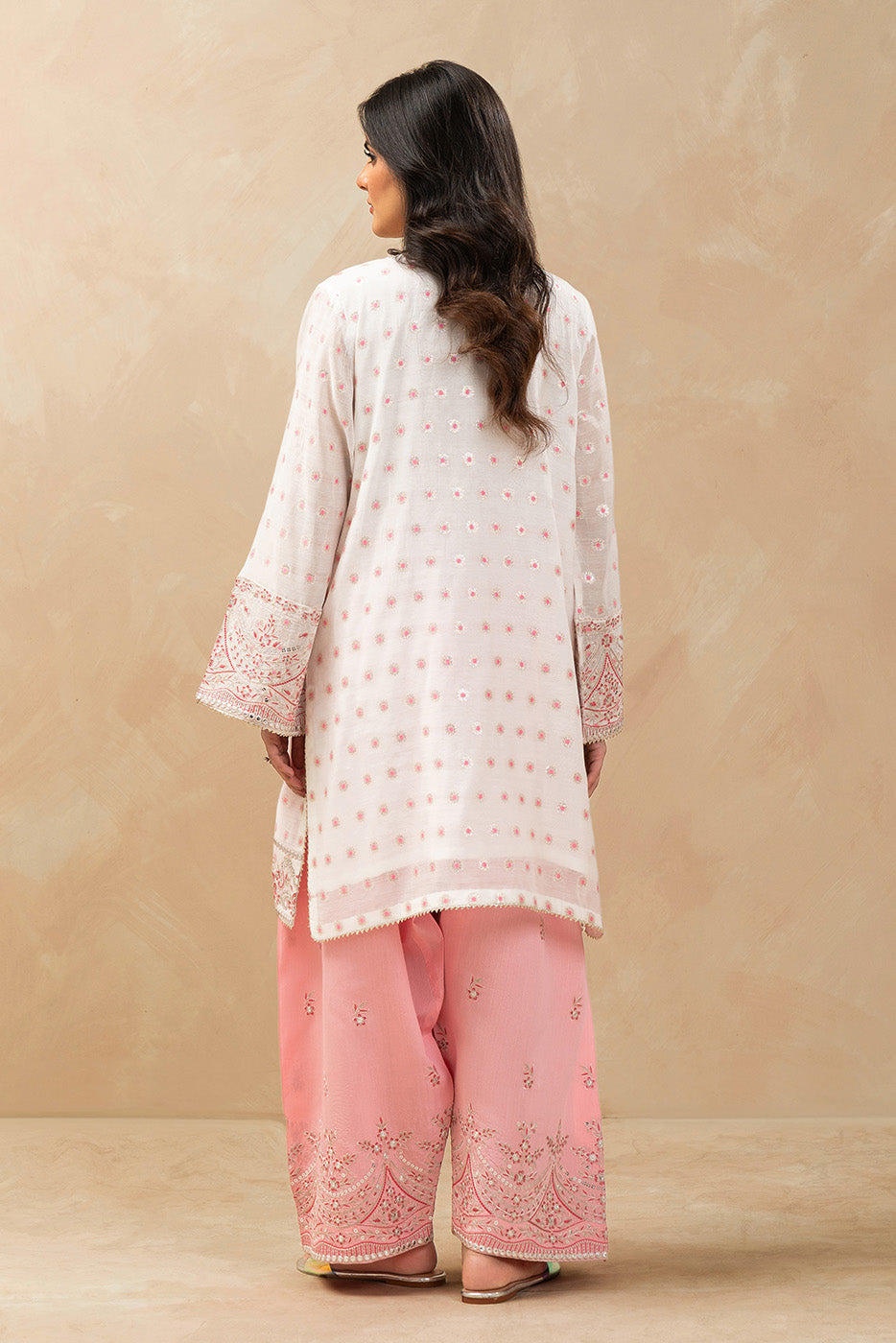 2 PIECE EMBROIDERED DANIER ZARI JACQUARD SUIT (LUXURY PRET)