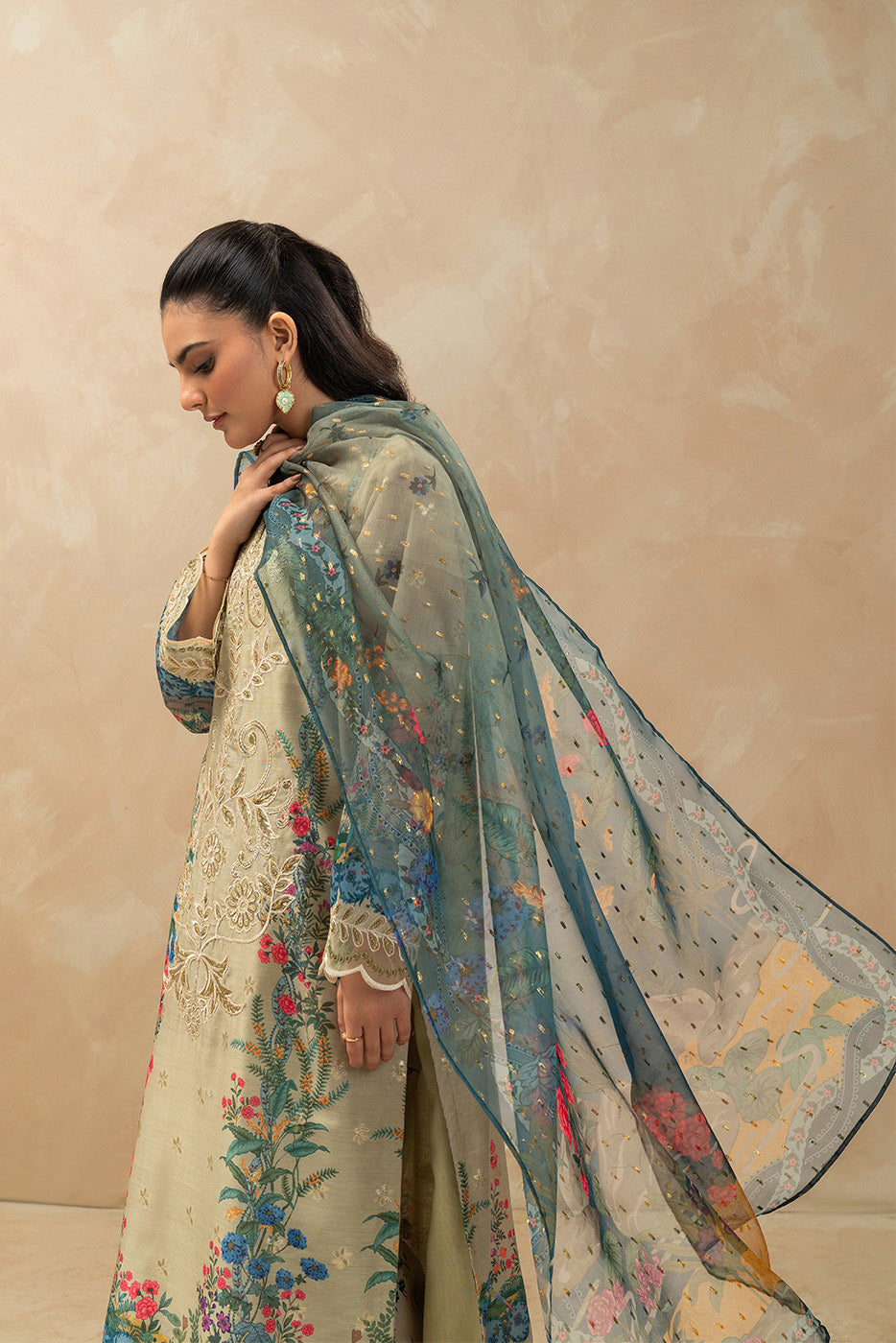 3 PIECE EMBROIDERED ZARI JACQUARD SUIT (LUXURY-PRET)