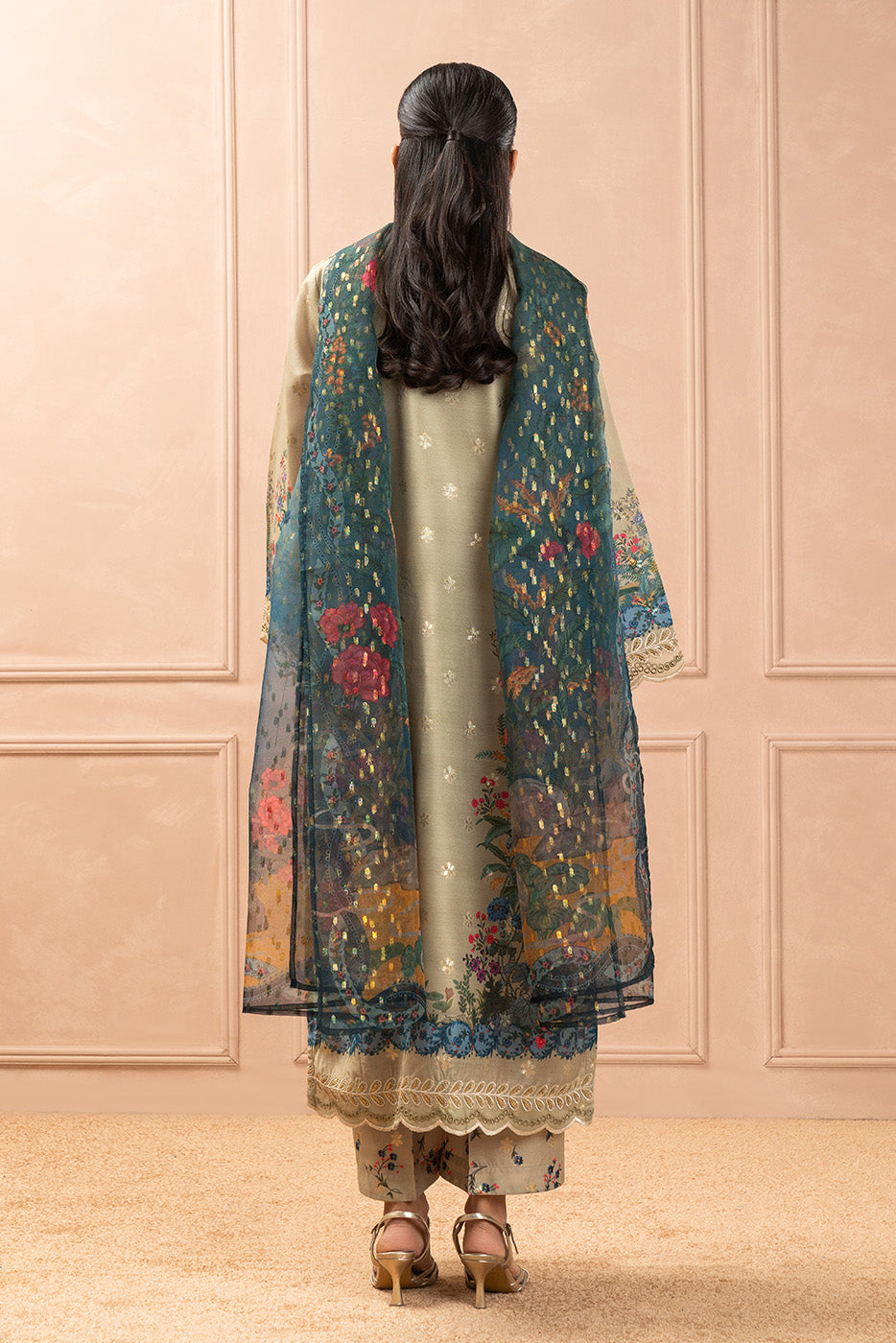 3 PIECE EMBROIDERED ZARI JACQUARD SUIT (LUXURY-PRET)