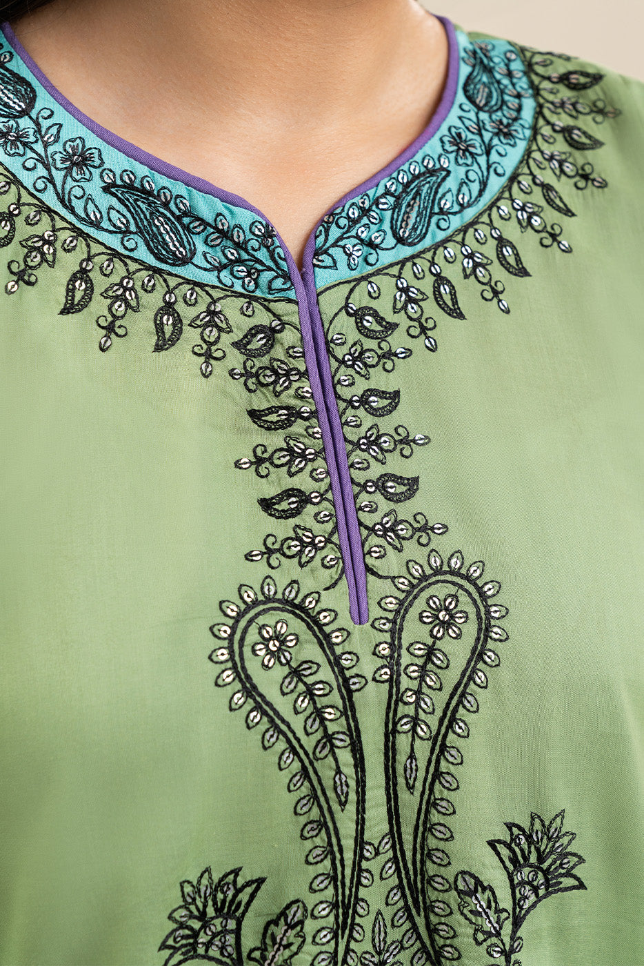 2 PIECE EMBROIDERED LAWN SUIT (PRET)