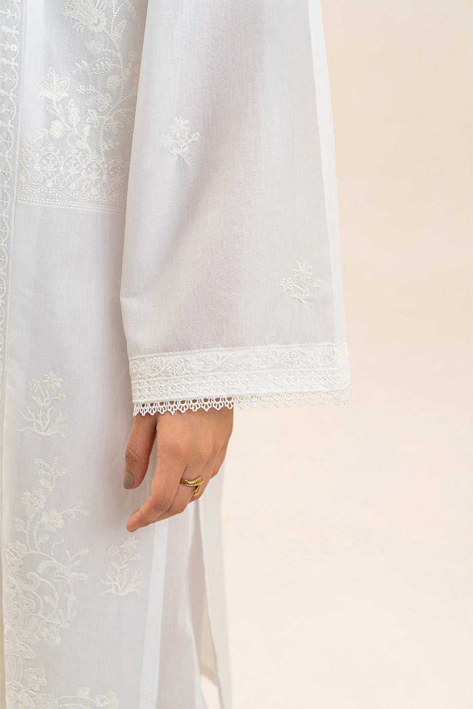 3 PIECE EMBROIDERED LAWN SUIT (PRET)