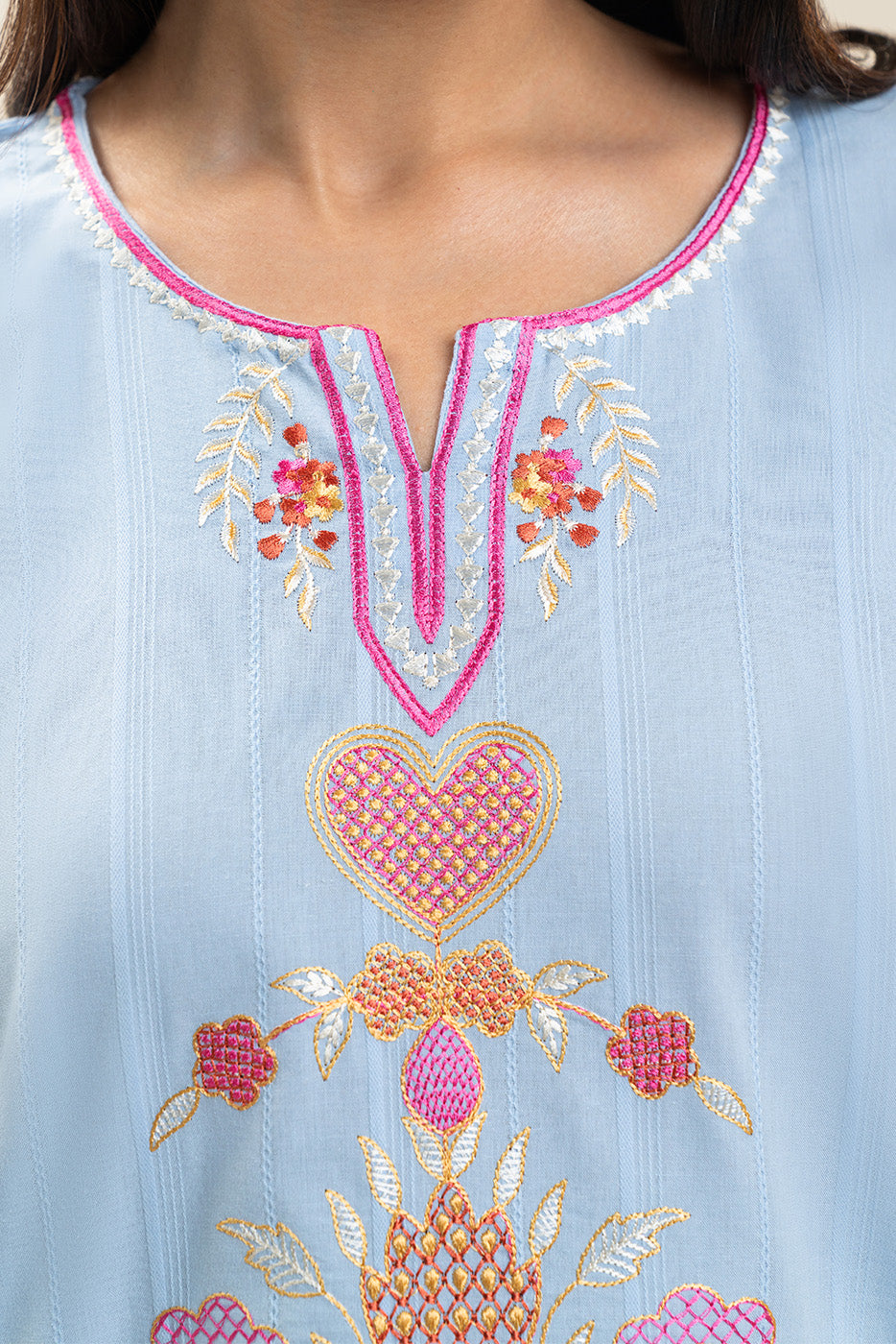 EMBROIDERED DOBBY BLOUSE (FUSION)