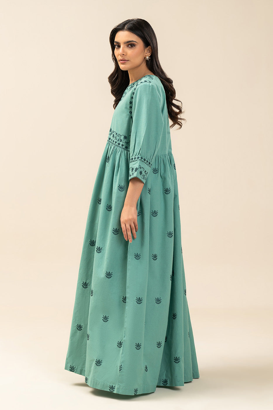 EMBROIDERED DRESS (FLOW)