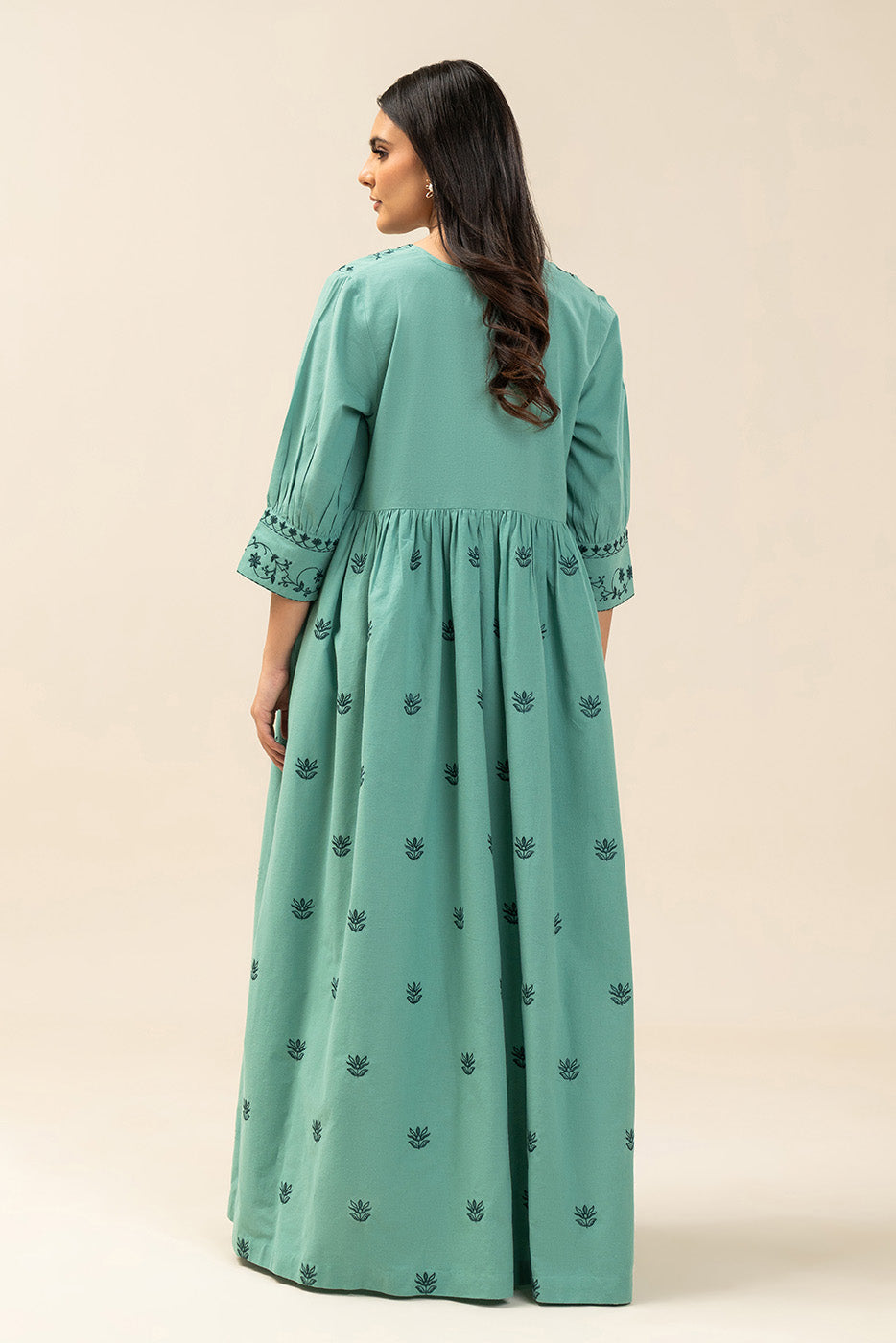 EMBROIDERED DRESS (FLOW)