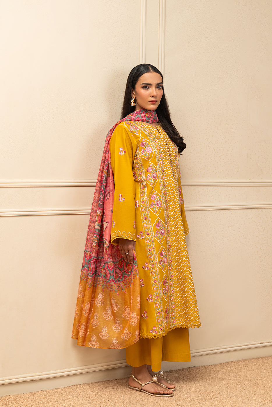 3 PIECE EMBROIDERED LAWN SUIT (PRET)
