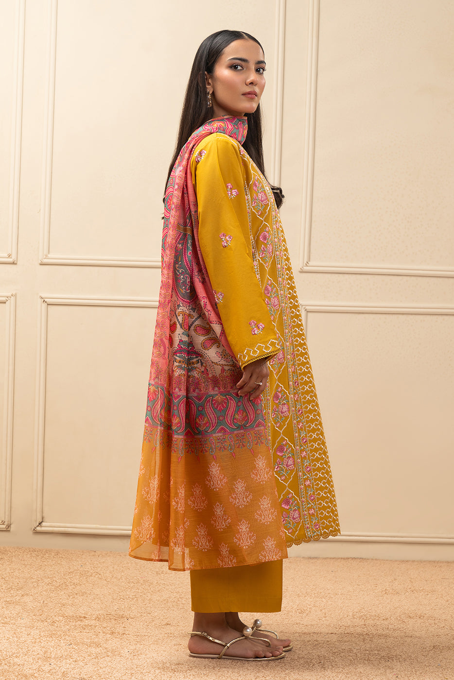 3 PIECE EMBROIDERED LAWN SUIT (PRET)
