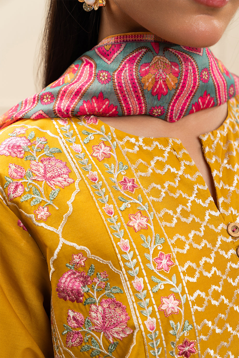 3 PIECE EMBROIDERED LAWN SUIT (PRET)