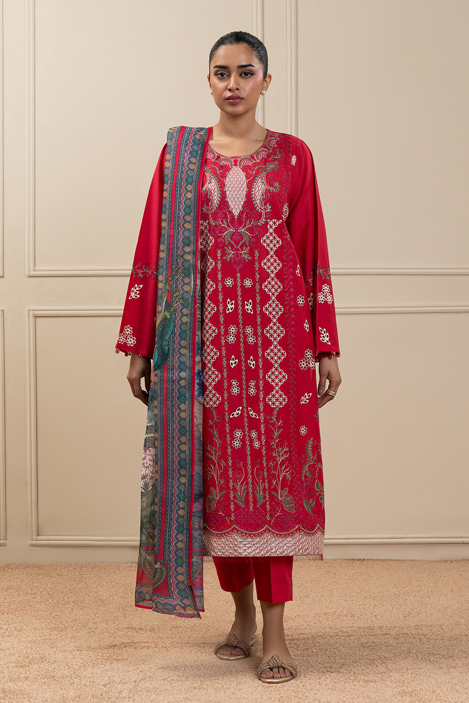 3 PIECE EMBROIDERED LAWN SUIT (HIGH CASUAL)