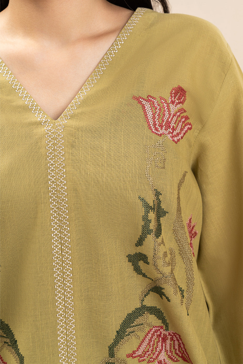 EMBROIDERED SLUB SHIRT (PRET)
