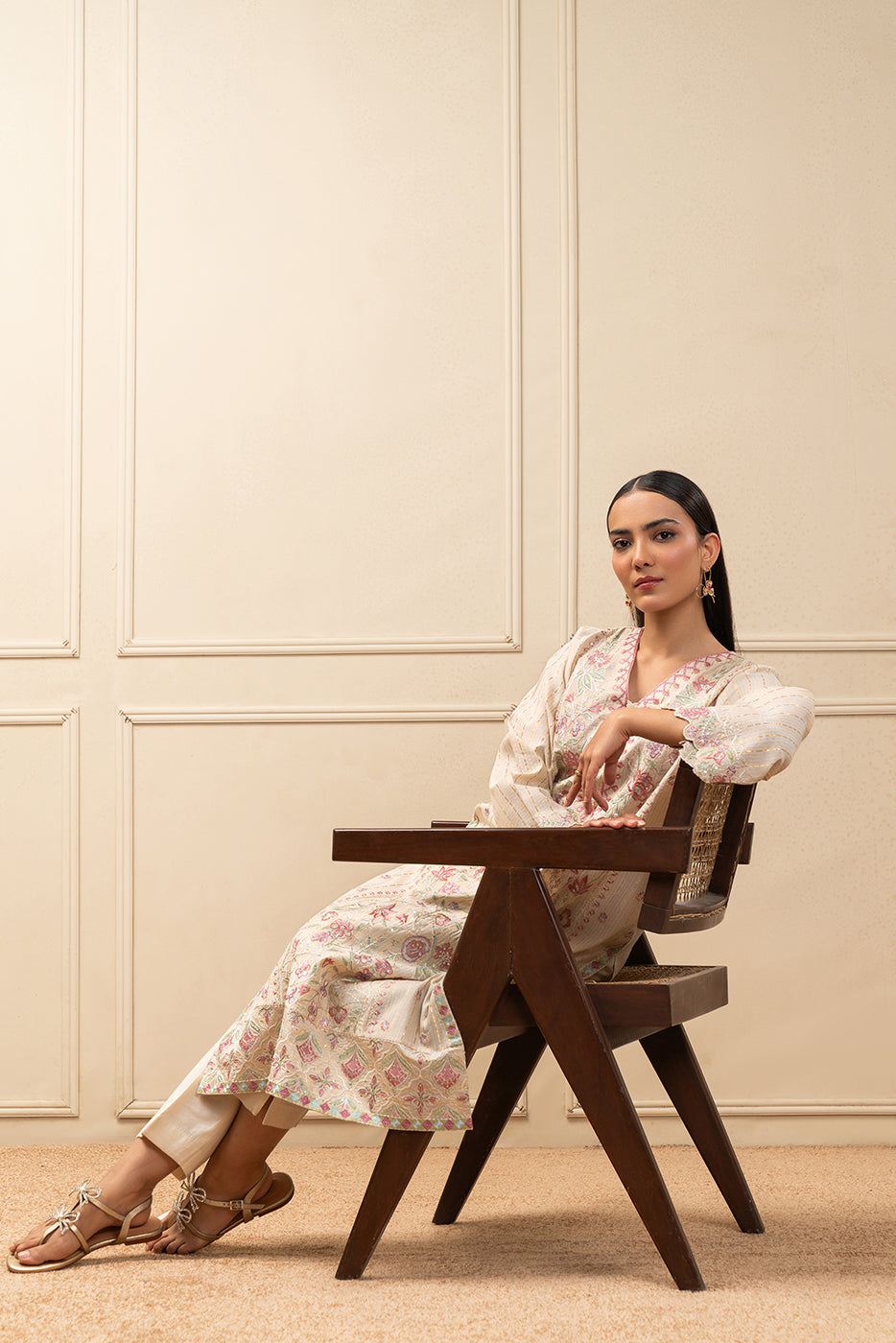 2 PIECE EMBROIDERED DOBBY JACQUARD SUIT (PRET)