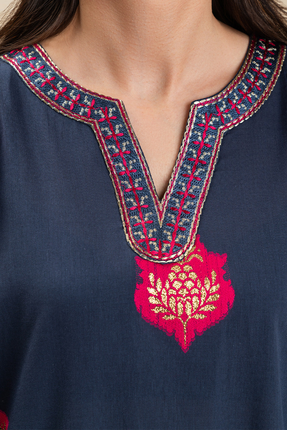 2 PIECE EMBROIDERED LUREX JACQUARD SUIT (PRET)