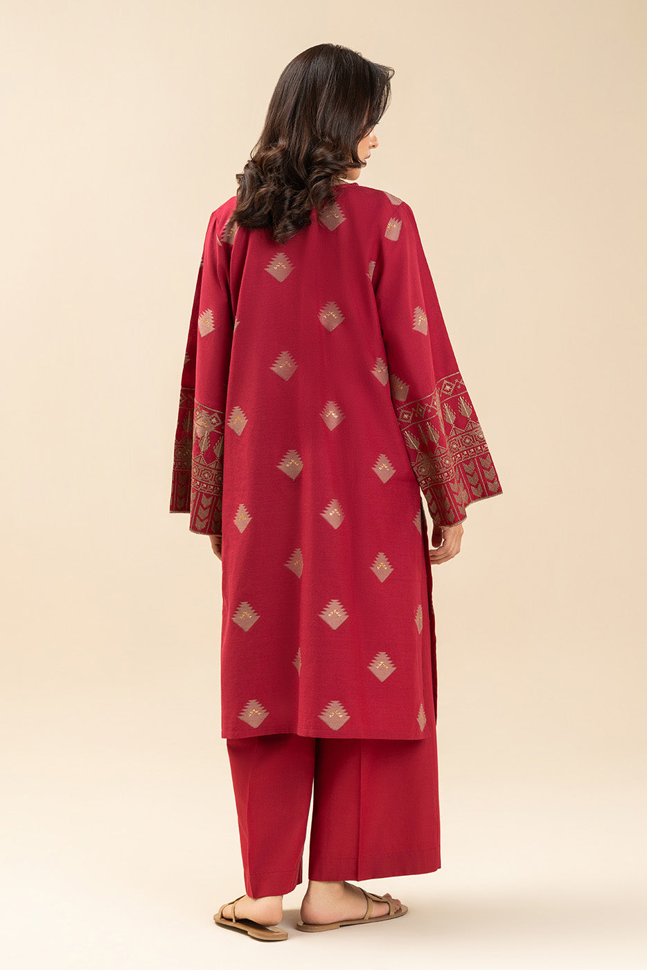2 PIECE EMBROIDERED LUREX JACQUARD SUIT (PRET)