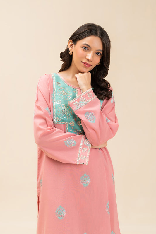 2 PIECE EMBROIDERED LUREX JACQUARD SUIT (PRET)