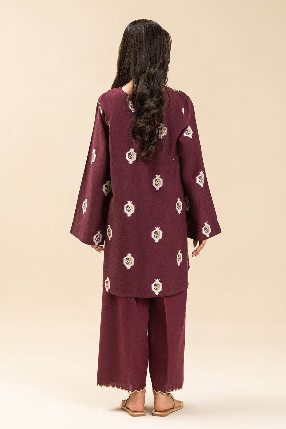 2 PIECE EMBROIDERED LUREX JACQUARD SUIT (PRET)