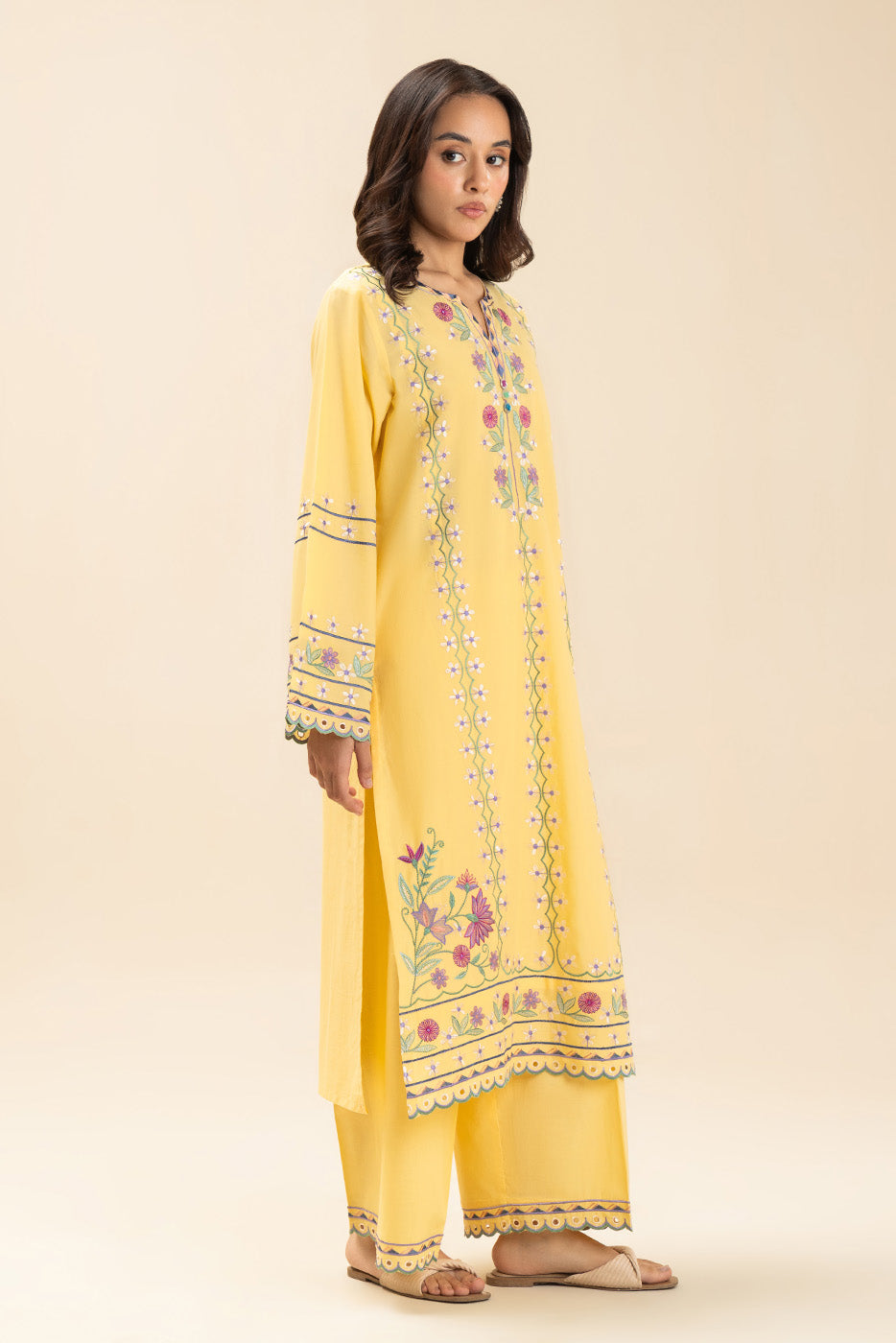 2 PIECE EMBROIDERED LAWN SUIT (PRET)