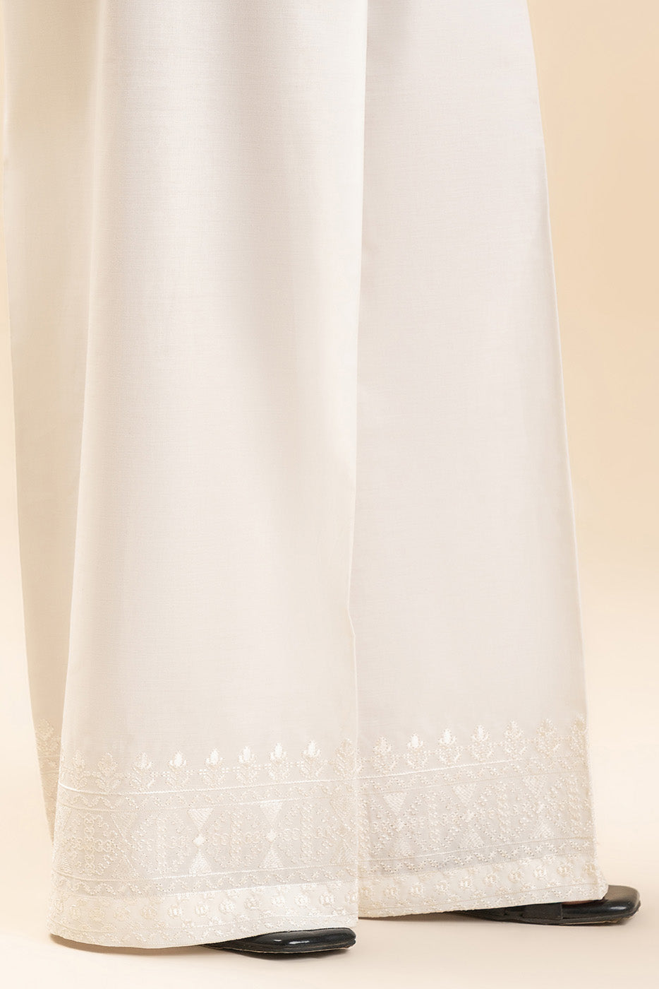 EMBROIDERED STRAIGHT PANTS