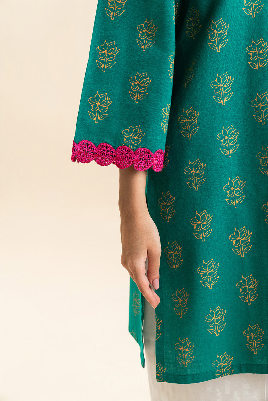 EMBROIDERED SLUB COTTON SHIRT(FLOW)
