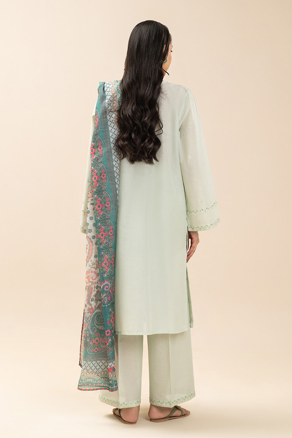 2 PIECE EMBROIDERED LAWN SUIT (HIGH CASUAL)