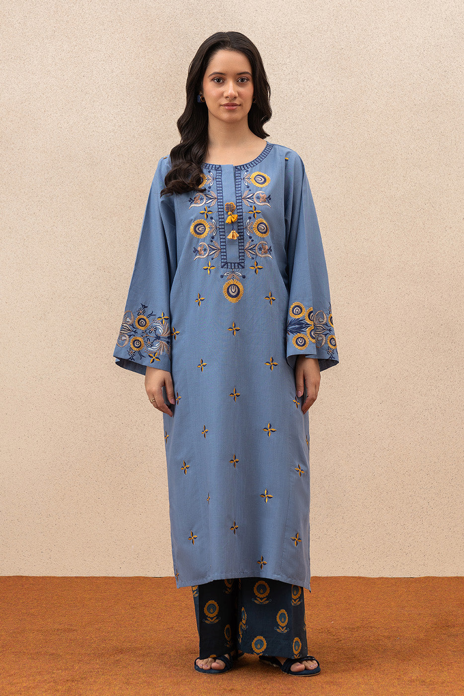 2 PIECE EMBROIDERED SLUB SUIT (PRET)