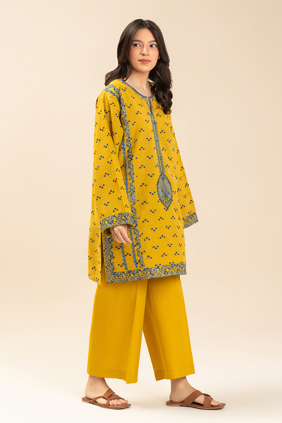 2 PIECE EMBROIDERED BROCHIA JACQUARD SUIT (PRET)