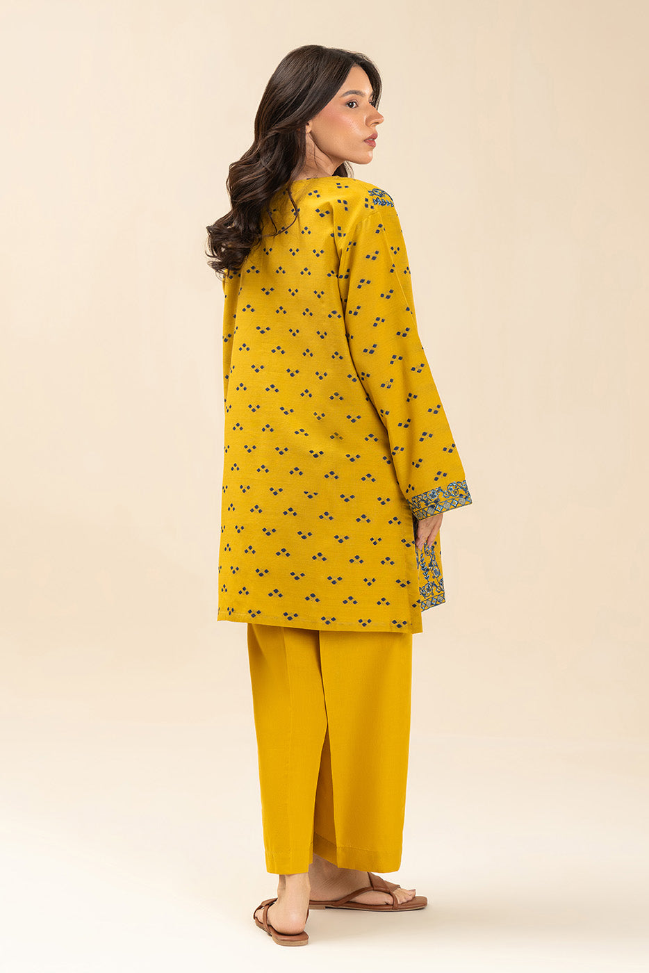 2 PIECE EMBROIDERED BROCHIA JACQUARD SUIT (PRET)