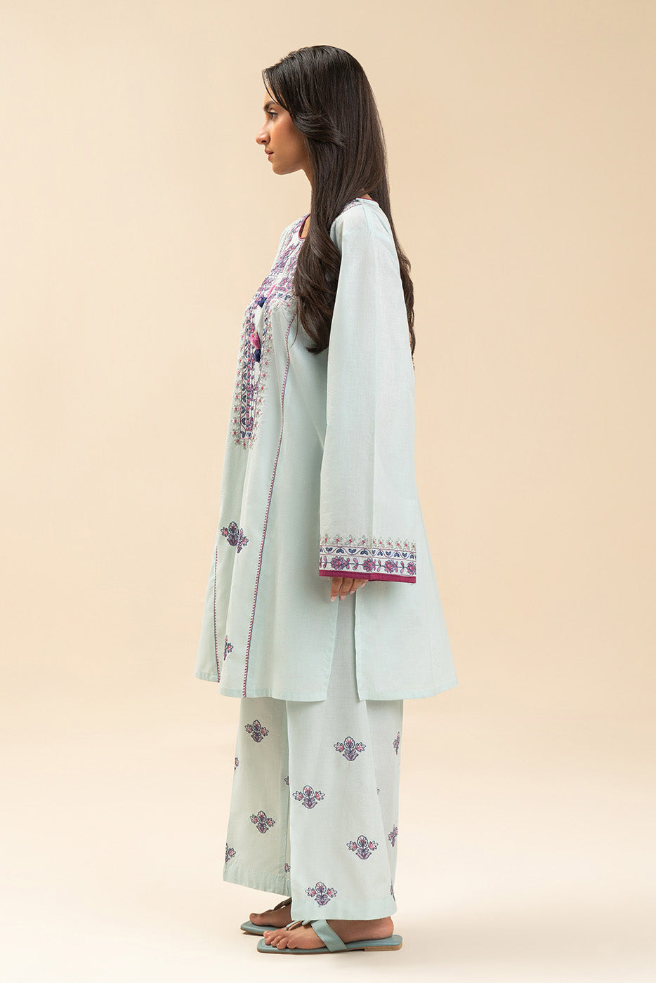 2 PIECE EMBROIDERED LAWN SUIT (PRET)