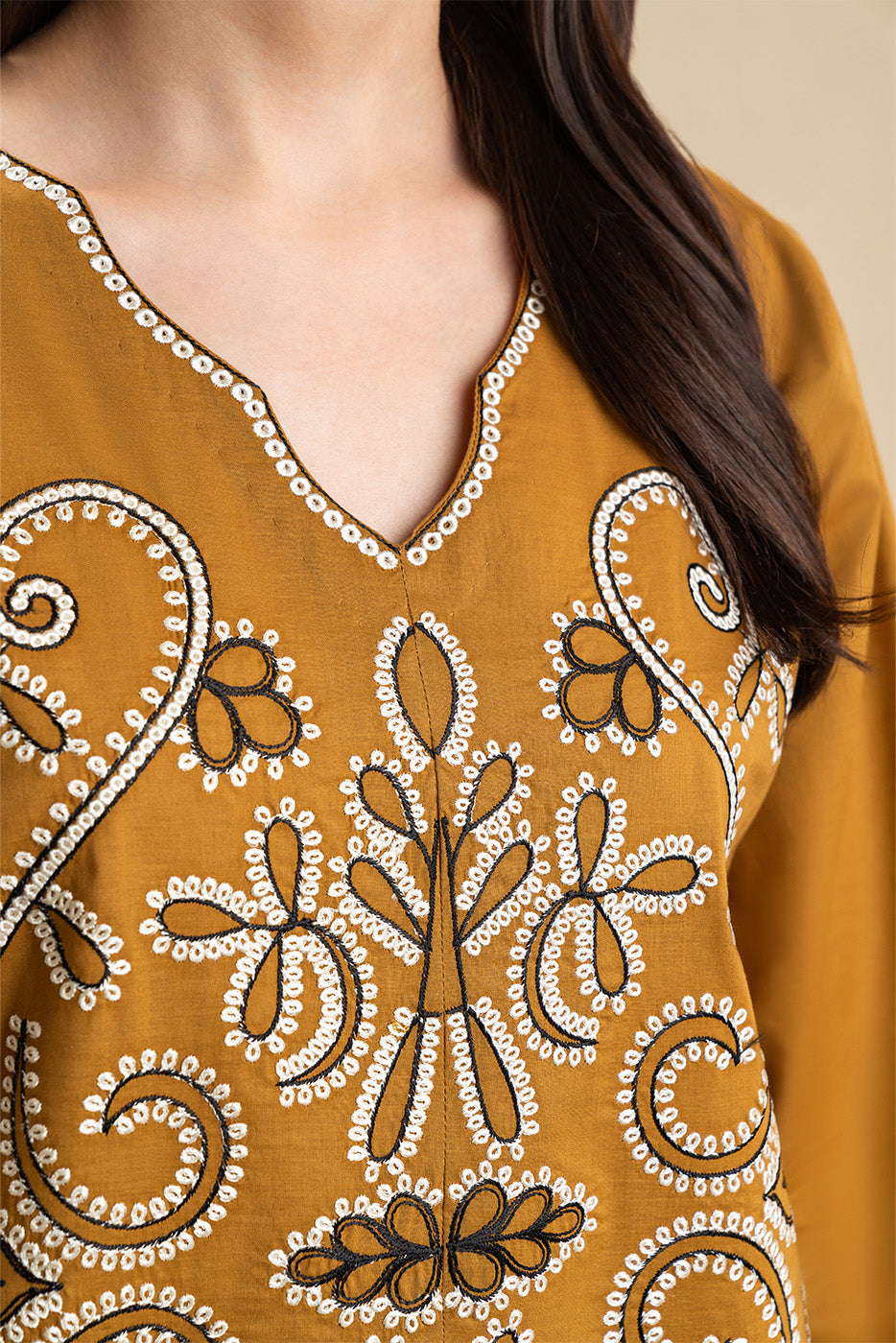 2 PIECE EMBROIDERED LAWN SUIT (PRET)