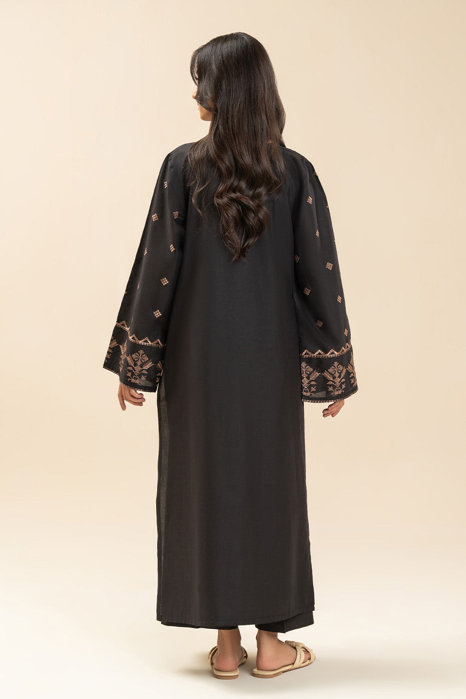 2 PIECE EMBROIDERED LAWN SUIT (PRET)