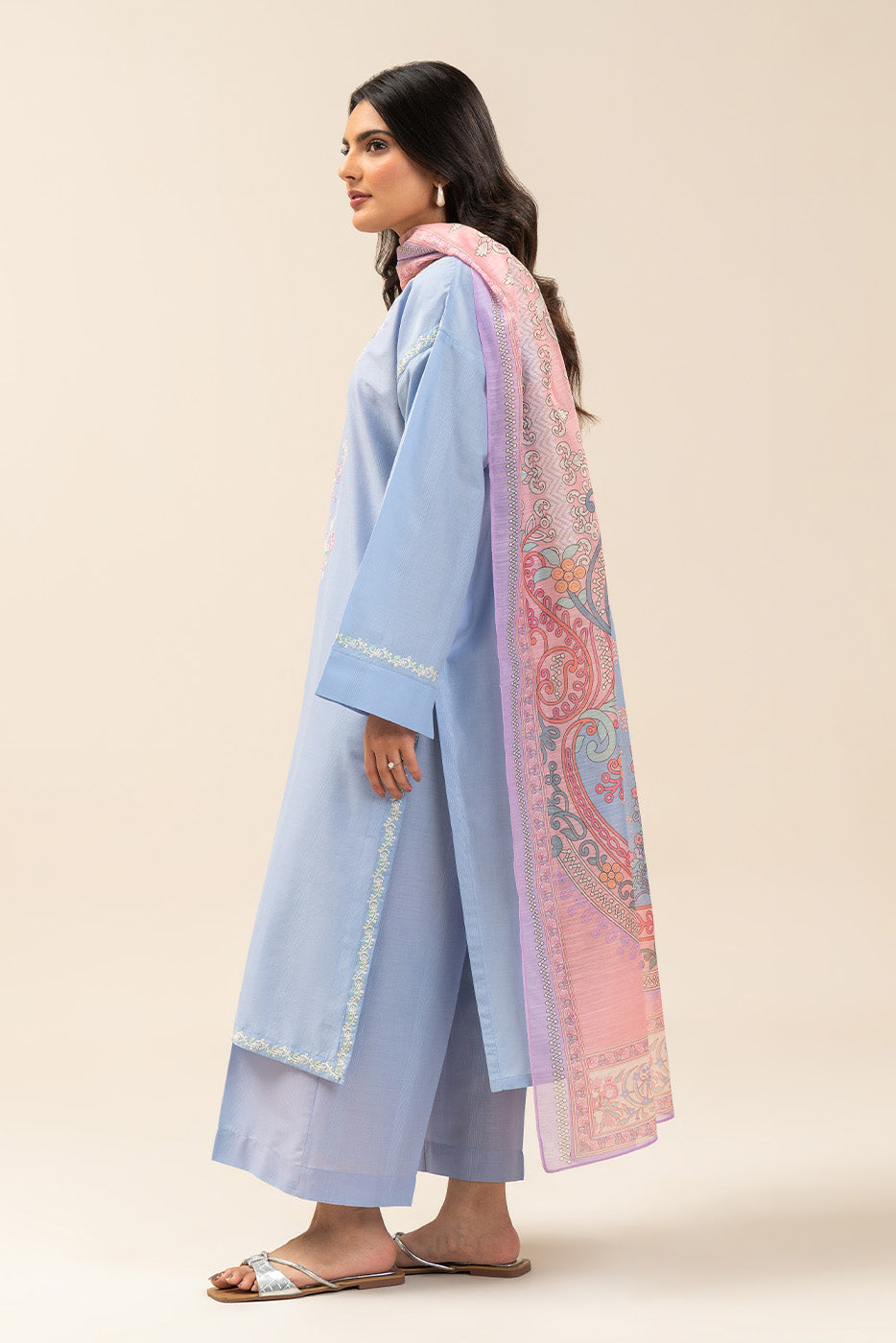 3 PIECE EMBROIDERED TEXTURED LAWN SUIT (PRET)