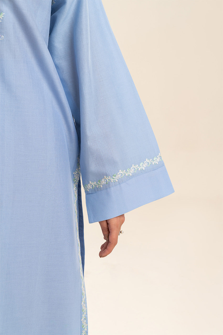 3 PIECE EMBROIDERED TEXTURED LAWN SUIT (PRET)