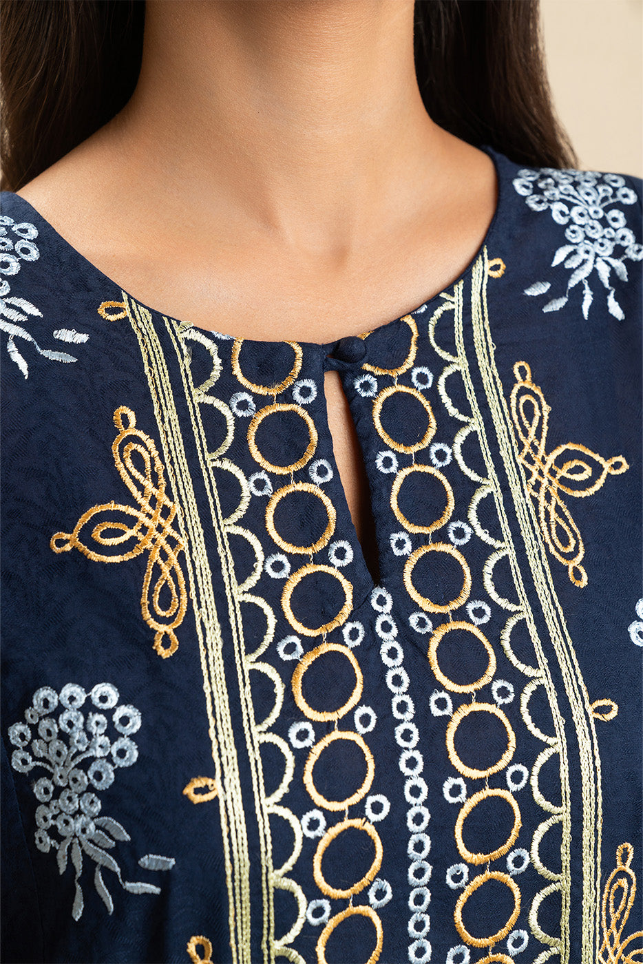 3 PIECE EMBROIDERED SELF JACQUARD SUIT (PRET)
