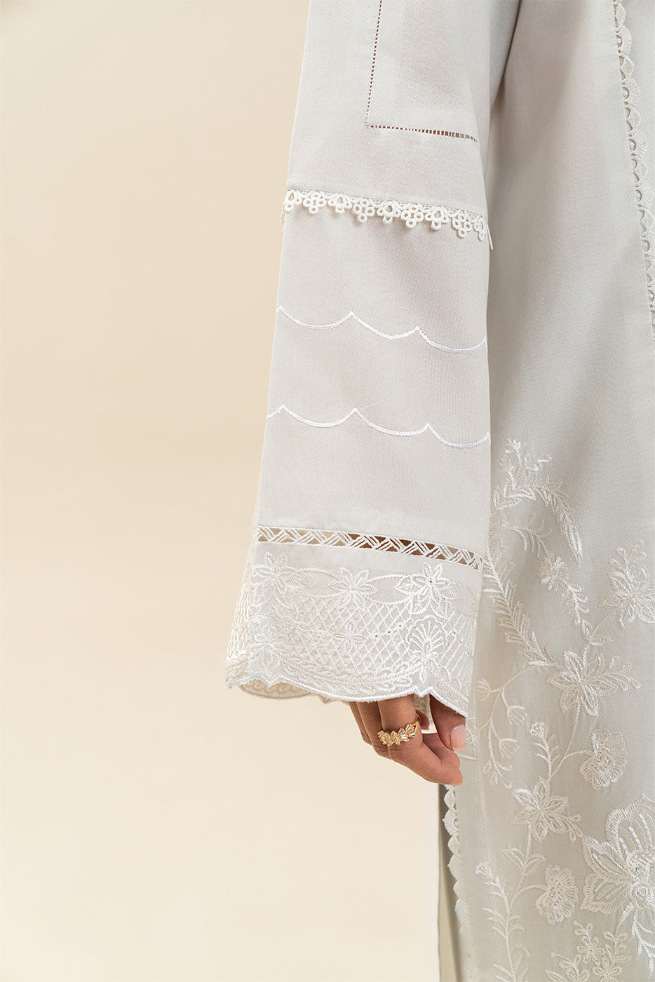 3 PIECE EMBROIDERED LAWN SUIT-INFERNO BRILLIANCE (UNSTITCHED)