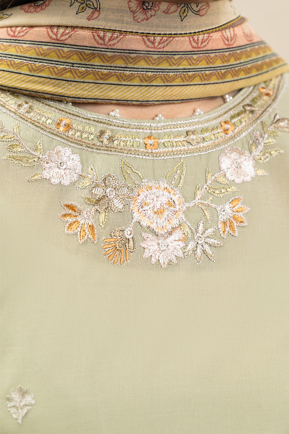 3 PIECE EMBROIDERED LAWN SUIT-VERDANT WHISPER (UNSTITCHED)