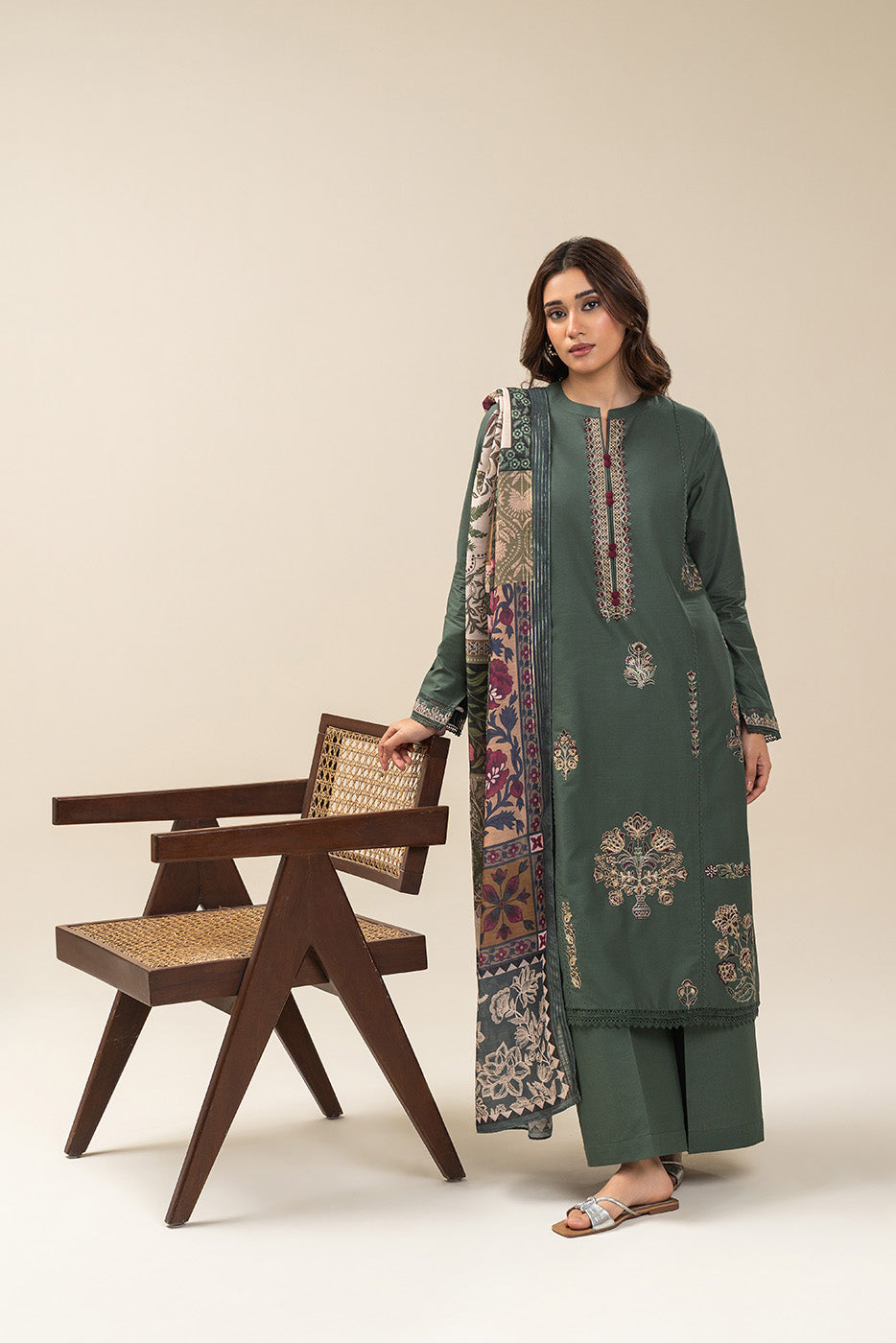 3 PIECE EMBROIDERED LAWN SUIT-MYSTIC TEAL SUIT