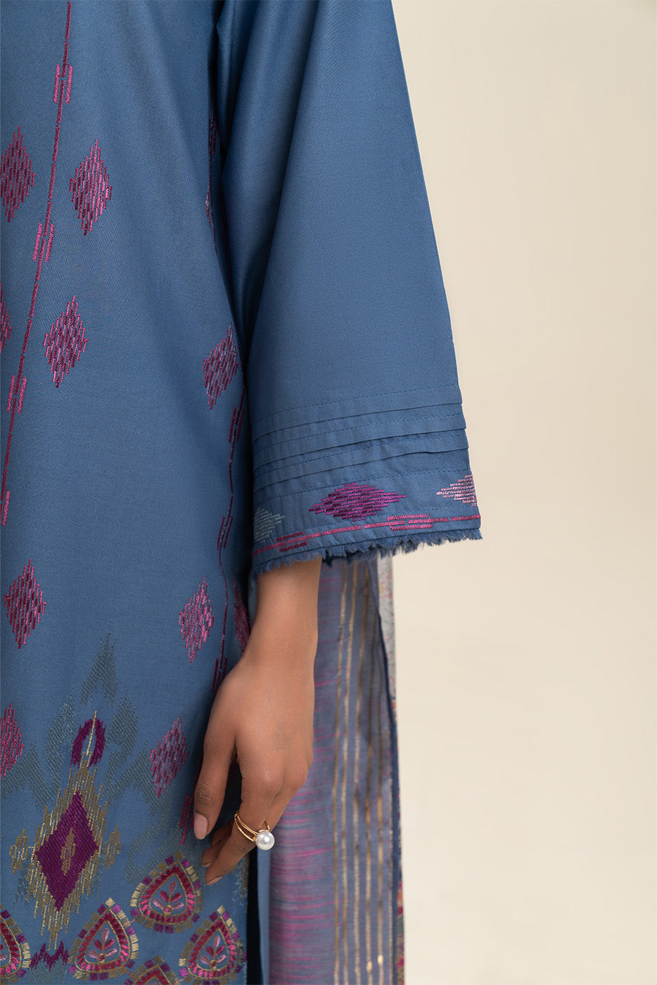 3 PIECE EMBROIDERED LAWN SUIT-ELECTRIC VIGNETTE (UNSTITCHED)