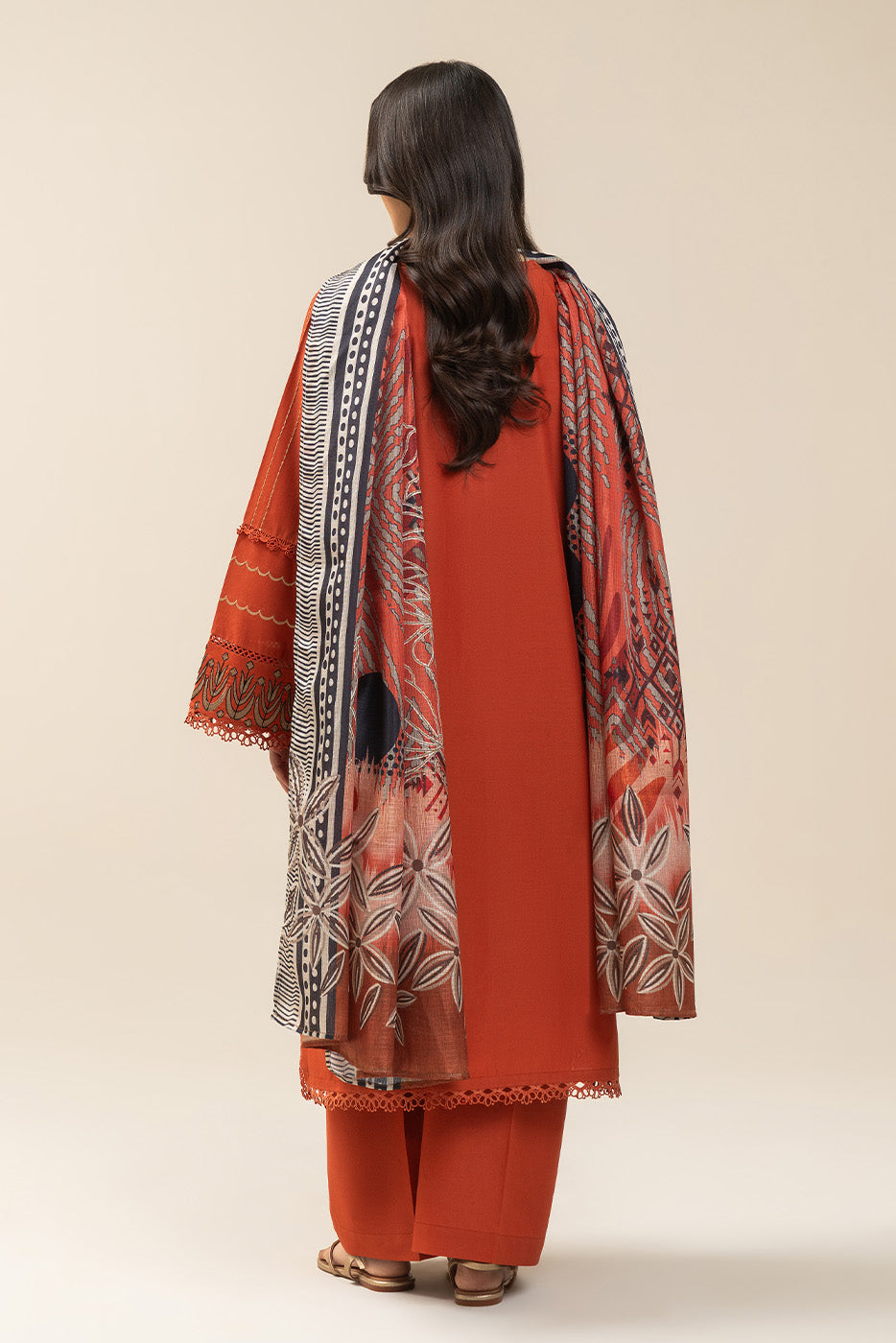 3 PIECE EMBROIDERED LAWN SUIT-CRIMSON MUSE (UNSTITCHED)