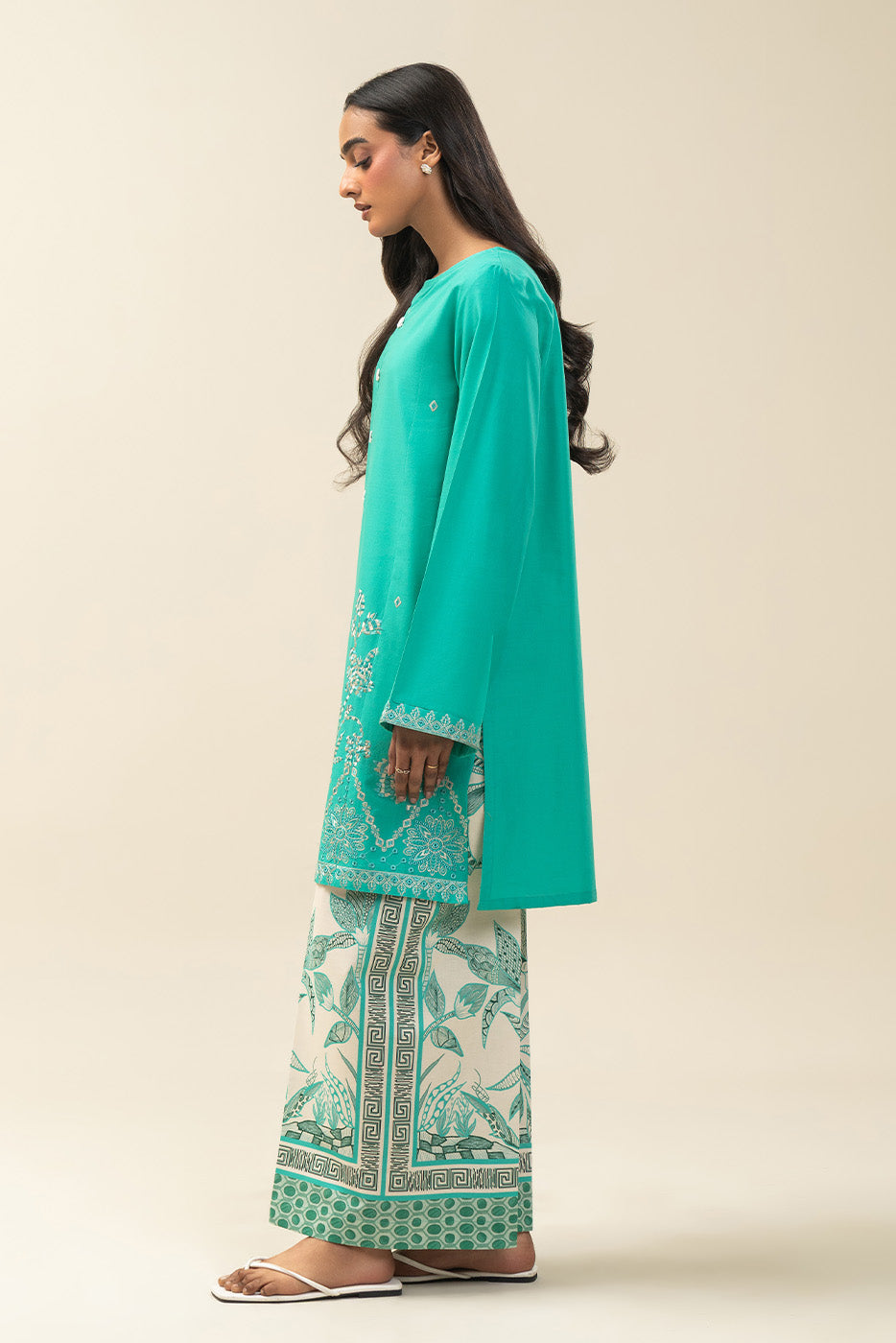 2 PIECE EMBROIDERED LAWN SUIT-MINT EDEN (UNSTITCHED)