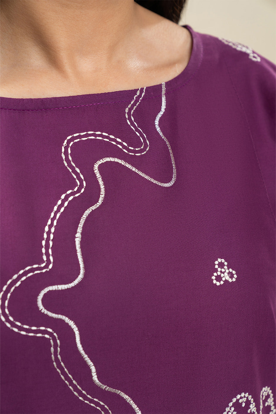 2 PIECE EMBROIDERED LAWN SUIT-GLISTENING GRAPE (UNSTITCHED)